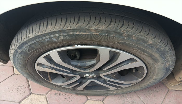 2022 Tata TIGOR XZ PLUS CNG, Petrol, Manual, 24,033 km, tyre