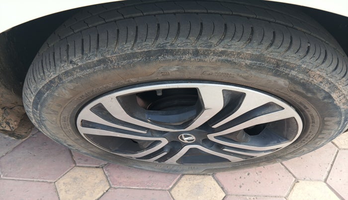 2022 Tata TIGOR XZ PLUS CNG, Petrol, Manual, 24,033 km, tyre