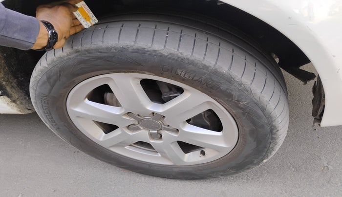 2009 Audi Q7 3.0 TDI QUATTRO, Diesel, Automatic, 1,45,387 km, tyre