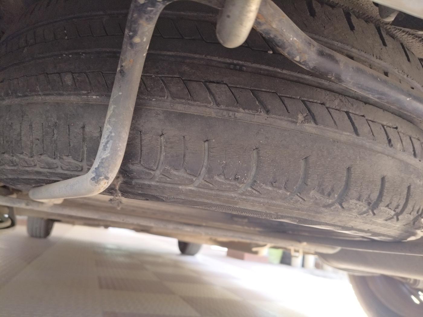 2012 Maruti Ertiga VDI, Diesel, Manual, 97,501 km, tyre
