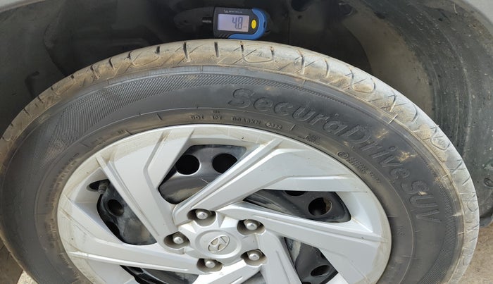 2022 Hyundai Creta E 1.5 PETROL, Petrol, Manual, 1,05,895 km, tyre