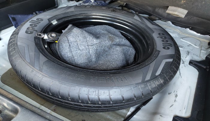 2022 Hyundai Creta E 1.5 PETROL, Petrol, Manual, 1,05,895 km, tyre