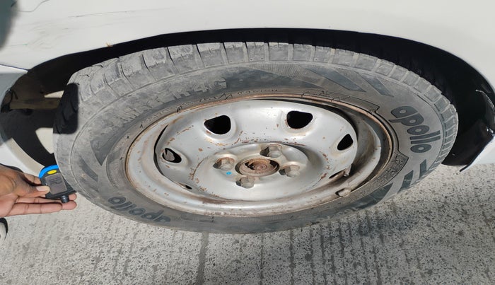 2010 Maruti Zen Estilo LXI, Petrol, Manual, 1,42,601 km, tyre