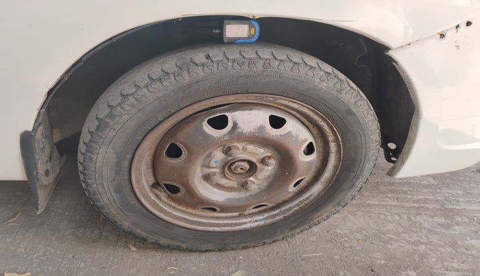 2010 Maruti Zen Estilo LXI, Petrol, Manual, 1,42,601 km, tyre