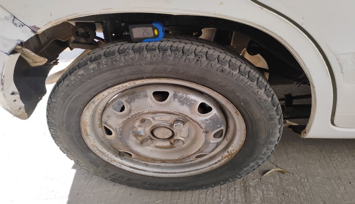 2010 Maruti Zen Estilo LXI, Petrol, Manual, 1,42,601 km, tyre