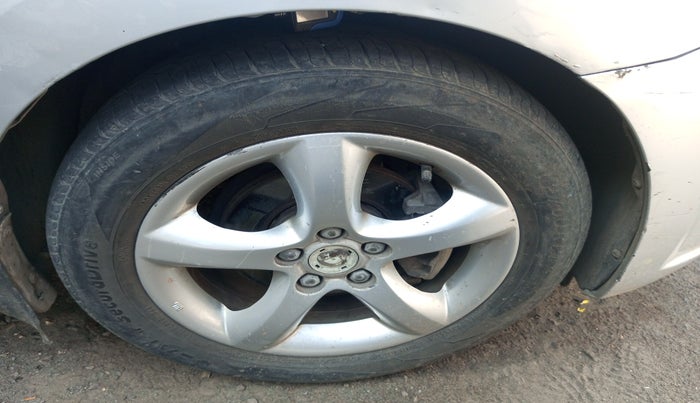 2013 Skoda Rapid ELEGANCE 1.6 TDI CR MT, Diesel, Manual, 83,068 km, tyre