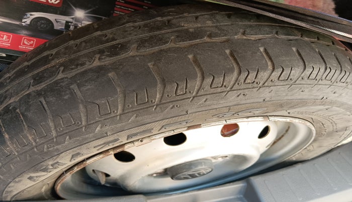 2012 Maruti Wagon R 1.0 LXI, Petrol, Manual, 54,518 km, tyre