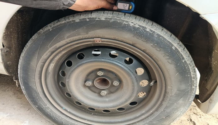 2015 Maruti Ciaz VXI+, Petrol, Manual, 1,07,988 km, tyre