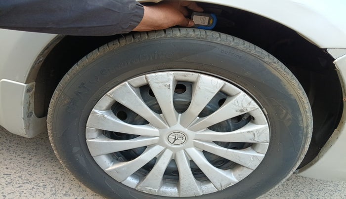 2015 Maruti Ciaz VXI+, Petrol, Manual, 1,07,988 km, tyre