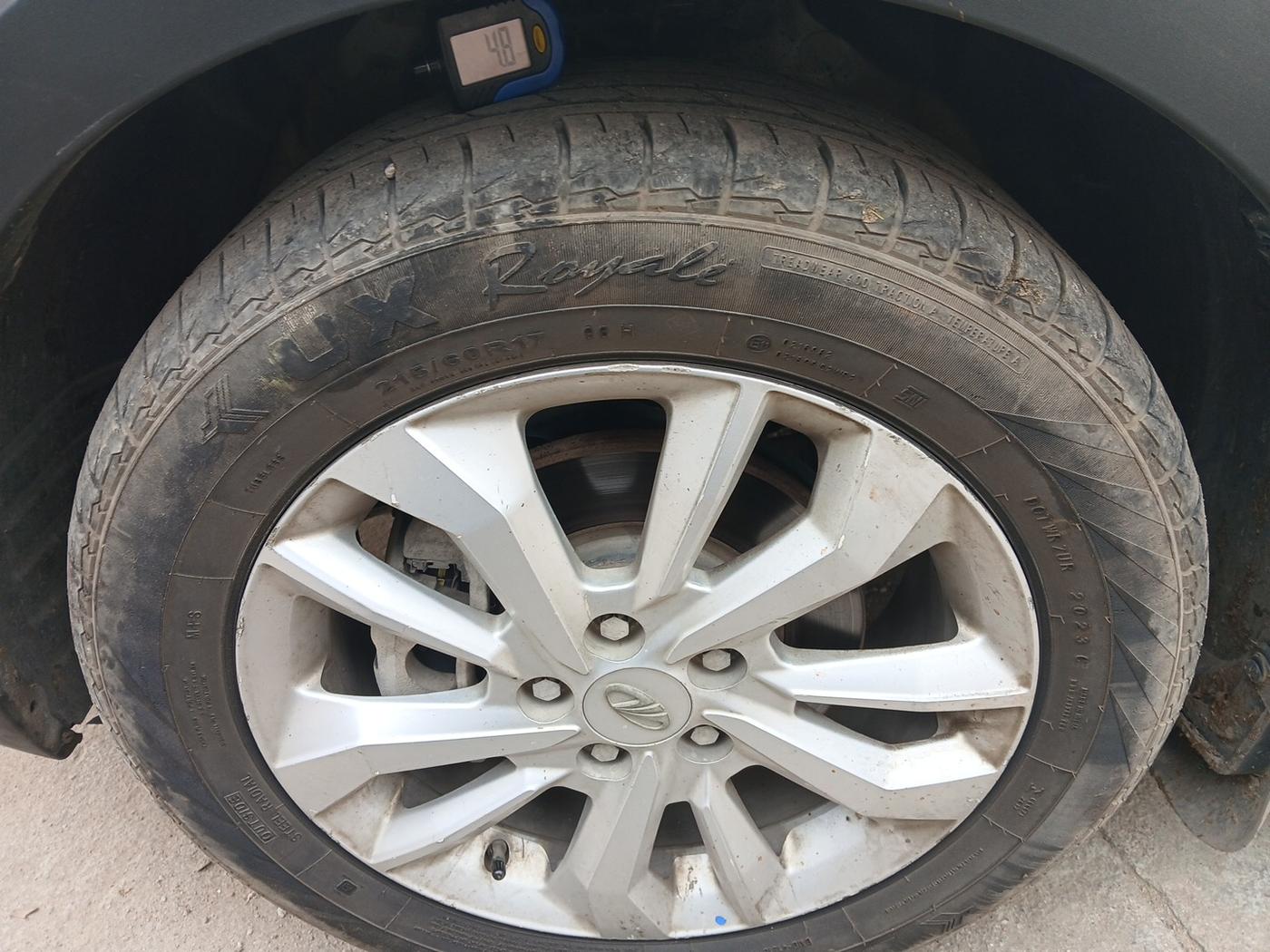 2020 Mahindra XUV300 W8 1.5 DIESEL, Diesel, Manual, 89,583 km, tyre