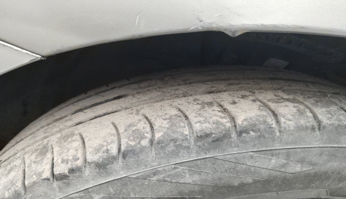 2012 Skoda Rapid ELEGANCE 1.6 TDI CR MT, Diesel, Manual, 1,35,634 km, tyre