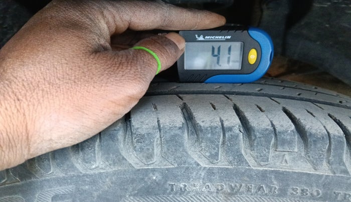 2020 Maruti XL6 ALPHA AT, Petrol, Automatic, 44,985 km, tyre