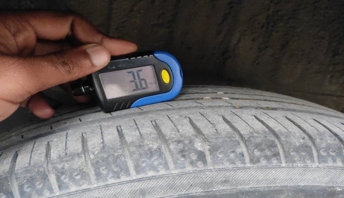 2015 Renault Lodgy 85 PS RXL, Diesel, Manual, 1,84,371 km, tyre