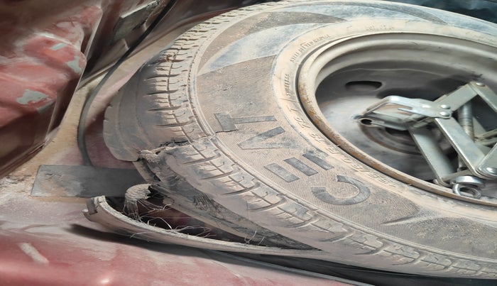 2015 Renault Kwid RXT 0.8, Petrol, Manual, 53,053 km, tyre