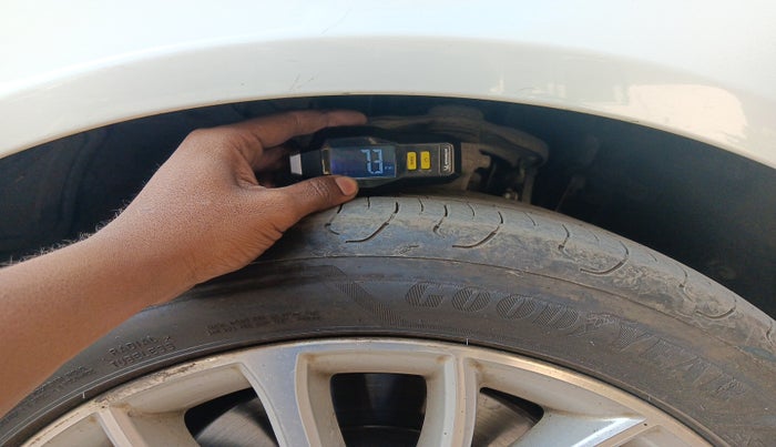 2015 BMW 5 Series 520D LUXURY LINE, Diesel, Automatic, 54,824 km, tyre