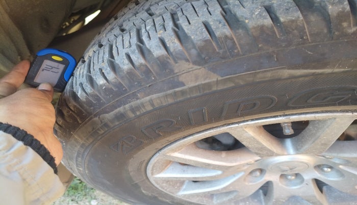 2014 Mitsubishi Pajero Sport 2.5 MT 4X4, Diesel, Manual, 2,62,177 km, tyre