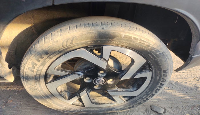 2022 Nissan MAGNITE XV RED EDITION, Petrol, Manual, 43,000 km, tyre