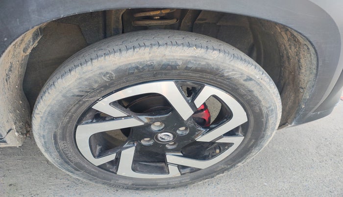 2022 Nissan MAGNITE XV RED EDITION, Petrol, Manual, 43,000 km, tyre