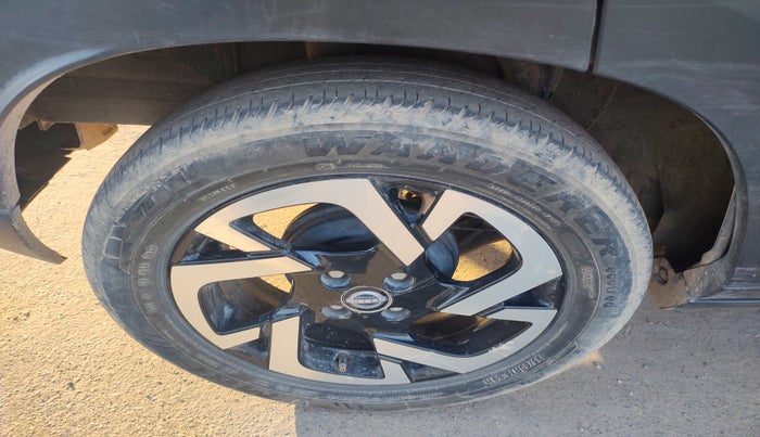 2022 Nissan MAGNITE XV RED EDITION, Petrol, Manual, 43,000 km, tyre