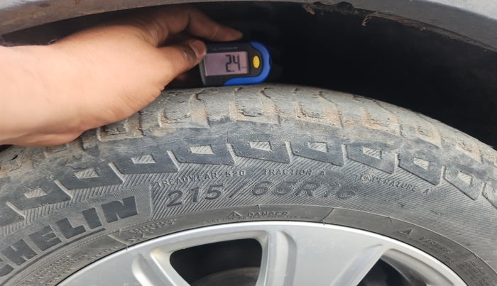 2015 Audi Q3 35 TDI Quattro, Diesel, Automatic, 1,64,123 km, tyre