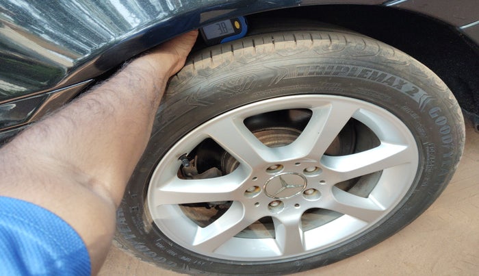 2007 Mercedes Benz C Class 200K AT, Petrol, Automatic, 66,787 km, tyre