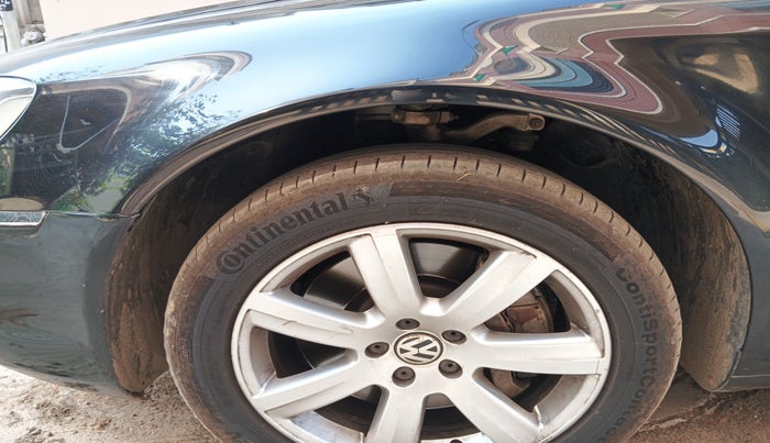 2012 Volkswagen Phaeton 3.6L, Petrol, Automatic, 56,443 km, tyre