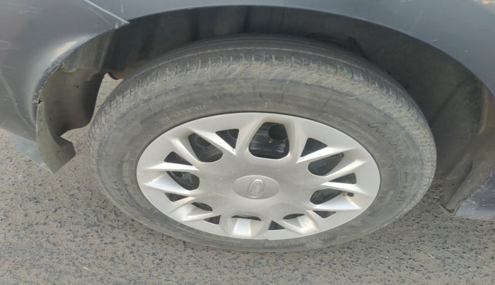 2017 Ford Figo Aspire AMBIENTE 1.2 PETROL ABS, Petrol, Manual, 87,000 km, tyre