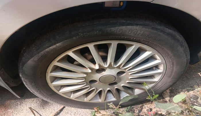 2015 Tata Zest XT PETROL, Petrol, Manual, 1,05,441 km, tyre