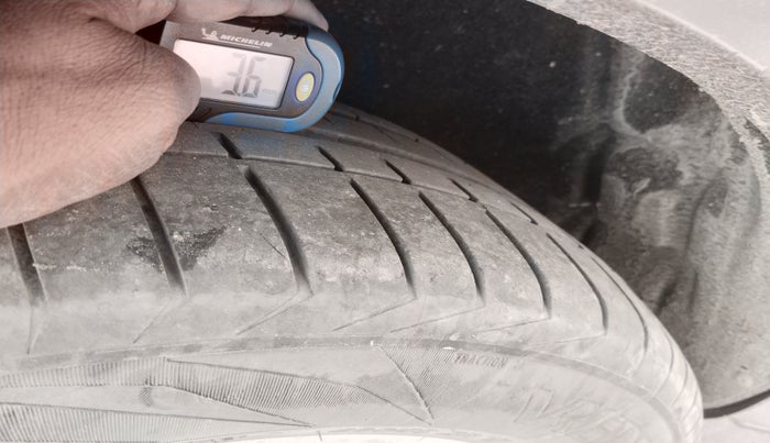 2016 Audi Q3 35 TDI Quattro, Diesel, Automatic, 1,51,000 km, tyre