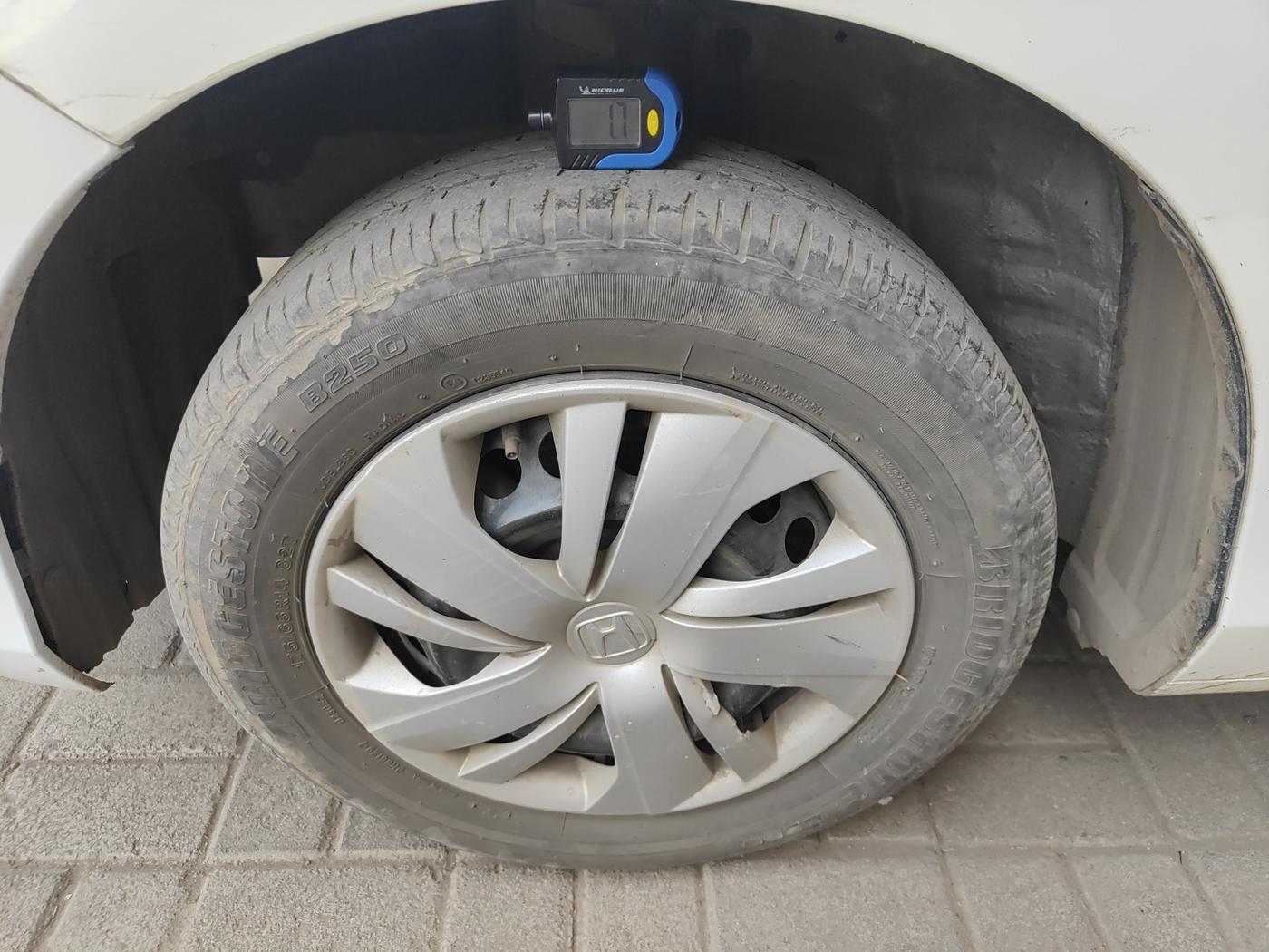2019 Honda Amaze 1.2L I-VTEC S, Petrol, Manual, 1,12,257 km, tyre