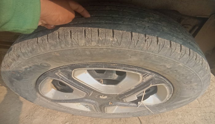 2016 Mahindra NUVOSPORT N6, Diesel, Manual, 88,812 km, tyre