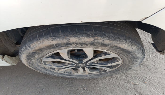 2014 Nissan Terrano XV D THP PREMIUM 110 PS, Diesel, Manual, 83,209 km, tyre