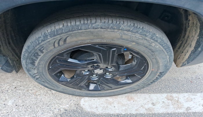 2022 Maruti BREZZA ZXI SMART HYBRID , Petrol, Manual, 32,945 km, tyre