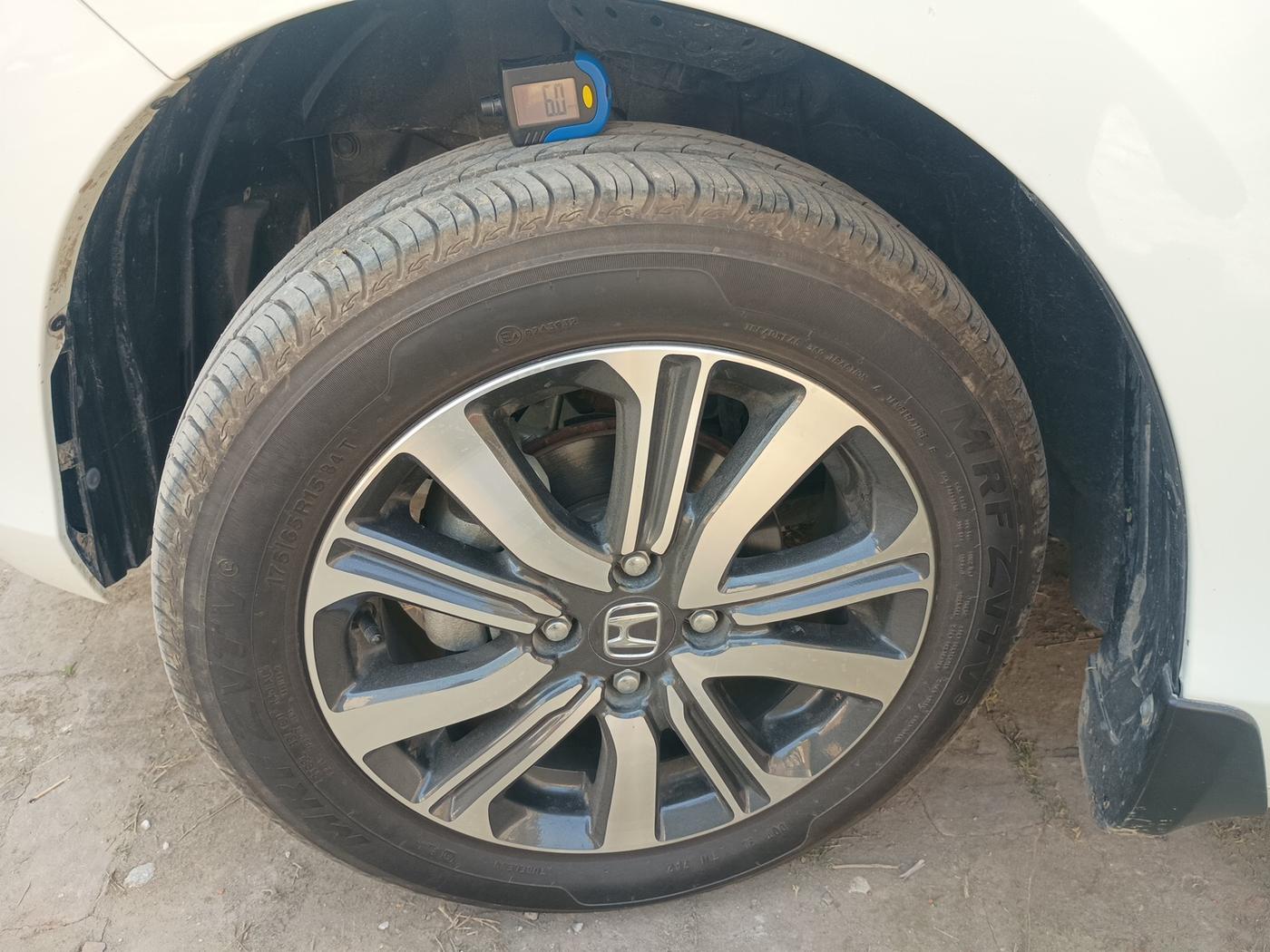 2023 Honda Amaze 1.2L I-VTEC VX CVT, Petrol, Automatic, 6,165 km, tyre