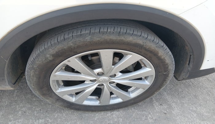 2023 MG ASTOR SMART 1.5 CVT, Petrol, Automatic, 21,140 km, tyre