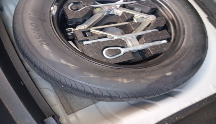 2023 MG ASTOR SMART 1.5 CVT, Petrol, Automatic, 21,140 km, tyre