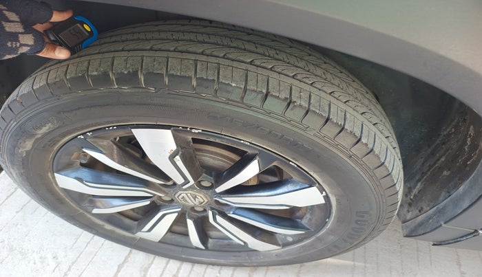 2019 MG HECTOR SHARP 2.0 DIESEL, Diesel, Manual, 28,616 km, tyre