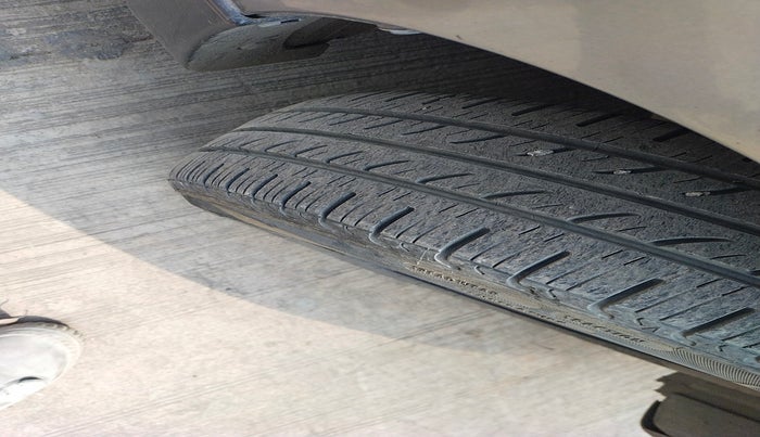 2017 Maruti Celerio VXI CNG, Petrol, Manual, 47,781 km, tyre