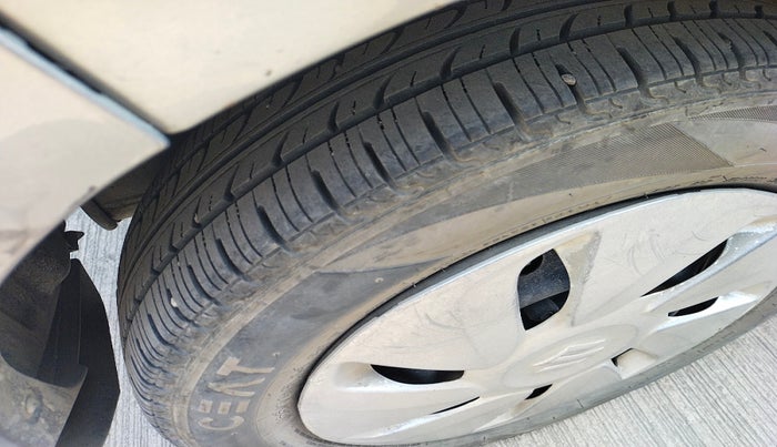 2017 Maruti Celerio VXI CNG, Petrol, Manual, 47,781 km, tyre