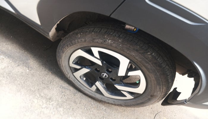 2024 Nissan MAGNITE XV PREMIUM TURBO CVT DUAL TONE, Petrol, Automatic, 10,455 km, tyre