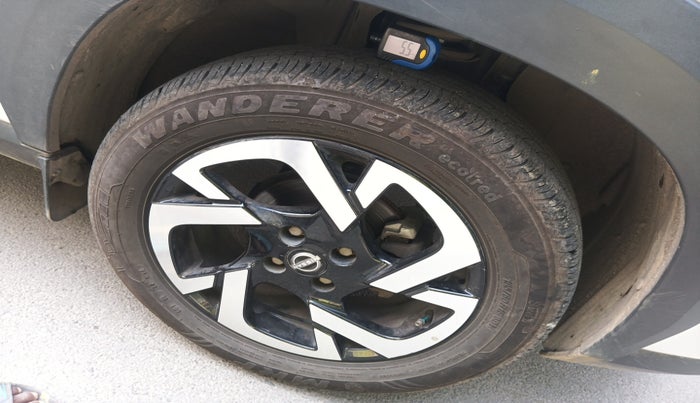 2024 Nissan MAGNITE XV PREMIUM TURBO CVT DUAL TONE, Petrol, Automatic, 10,455 km, tyre