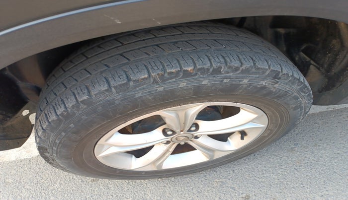 2019 Tata Harrier XZ 2.0L, Diesel, Manual, 1,06,669 km, tyre