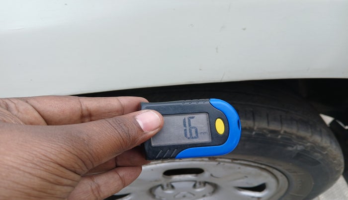 2014 Renault Duster 85 PS RXL DIESEL, Diesel, Manual, 1,29,216 km, tyre