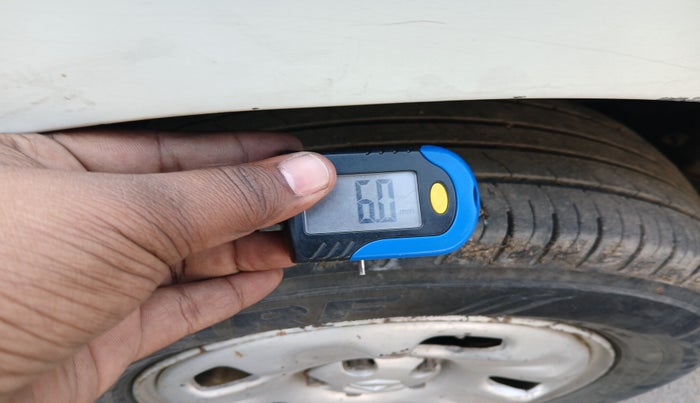 2014 Renault Duster 85 PS RXL DIESEL, Diesel, Manual, 1,29,216 km, tyre