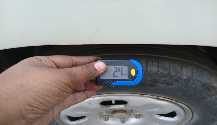 2014 Renault Duster 85 PS RXL DIESEL, Diesel, Manual, 1,29,216 km, tyre