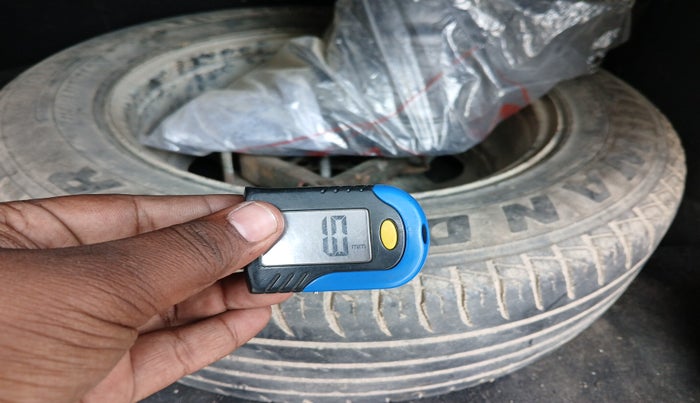 2014 Renault Duster 85 PS RXL DIESEL, Diesel, Manual, 1,29,216 km, tyre