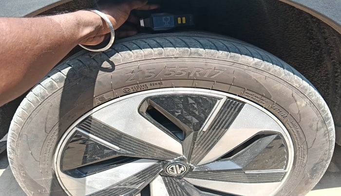 2024 MG ZS EV Exclusive Pro, Electric, Automatic, 13,842 km, tyre