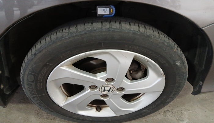 2016 Honda City 1.5L I-VTEC SV CVT, Petrol, Automatic, 1,14,669 km, tyre