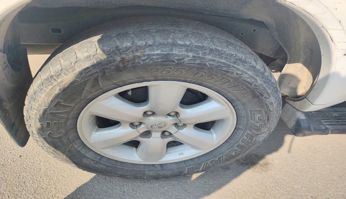 2010 Toyota Fortuner 3.0 4X4 MT, Diesel, Manual, 1,54,173 km, tyre