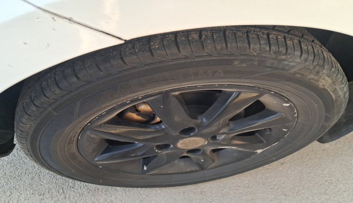 2014 Tata Zest XT PETROL, Petrol, Manual, 77,070 km, tyre